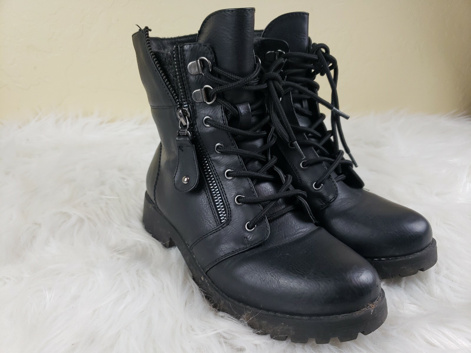 cliffs black boots