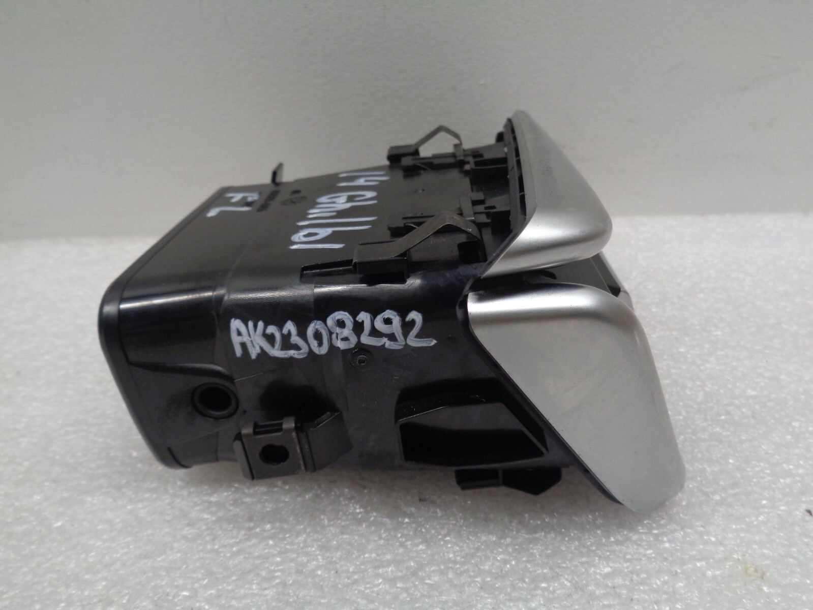 14-17 Maserati Ghibli Front Left Driver Side Dashboard AC Air Vent OEM AK2308292