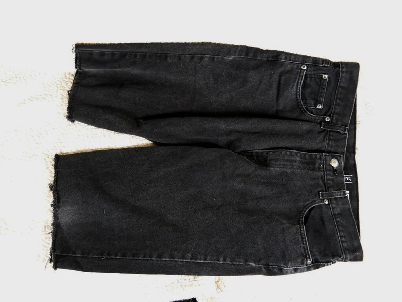 GEORGE 34x32 BLACK JEAN SHORTS CUT OFF 5 POCKET PRE OWNED COND. ZIPPER FLY REG.