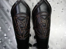 LEATHER GAUNTLET. BLACK METAL (MDLG0166)..... HECATE ENTHRONED