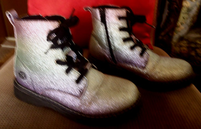 DOCKERS stylische Boots Gr. 34 Mädchen Schnürstiefel metallic Farbverlauf glitze