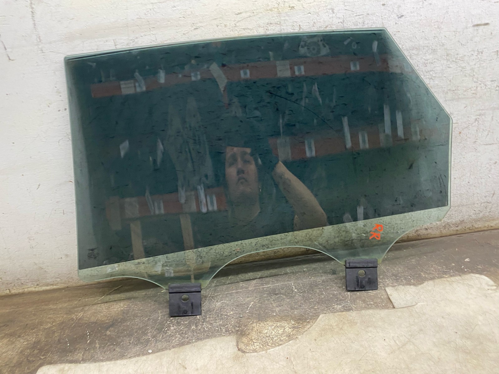 2016-2020 BENTLEY BENTAYGA OEM RH RIGHT REAR DOOR GLASS WINDOW