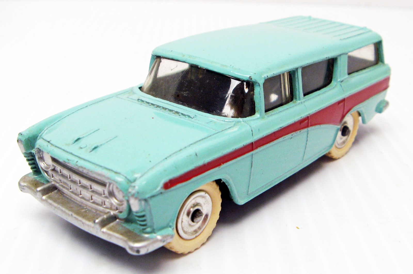 Schuco Volkswagen T2a Van Porsche Martini Racing 1:18 173