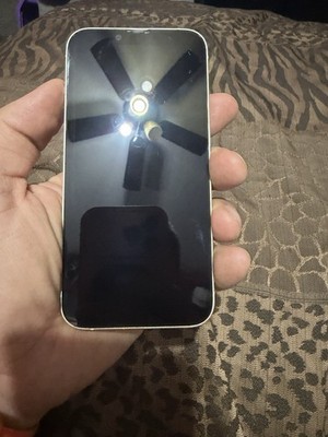 Apple iPhone 14 - 128 GB - White (Unlocked). Battery Health 100