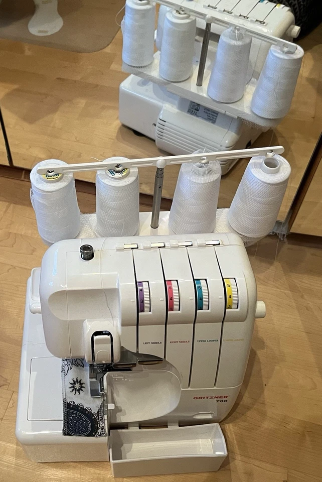 Overlock Gritzner 788 mit Sonderfüßen, Benutzerhandb + div Zubehör siehe Bilder