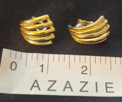 Crown Trifaria Gold Tone Design clip on (rare find) free shipping