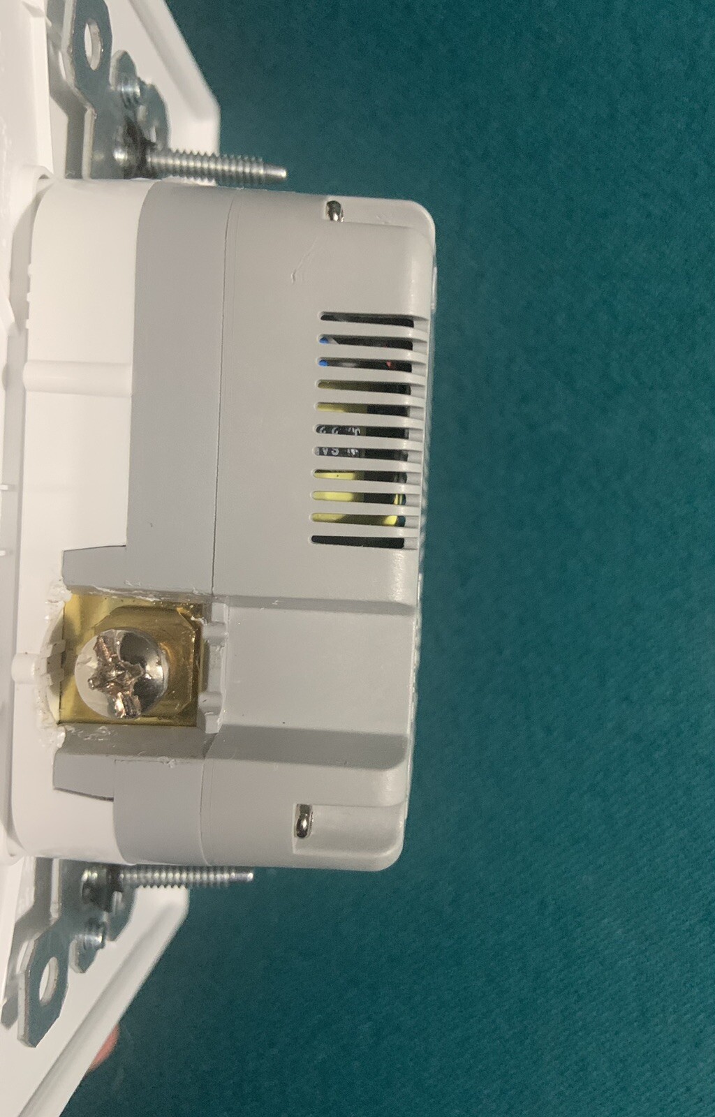 Legrand Radiant USB Outlet 15-Amp Tamper Resistant with Wall Plate- White