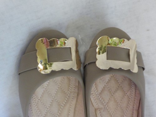 Forever Ballet Flats Size 8 M NWOB Beige Gold Buckle Padded Insole Nonskid Round - Picture 11 of 12