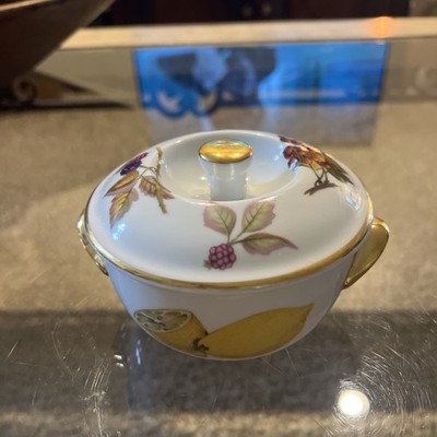 Royal Worcester Fine Porcelain Evesham Size 4 Shape 23 Covered Baking Dish 5''x3''