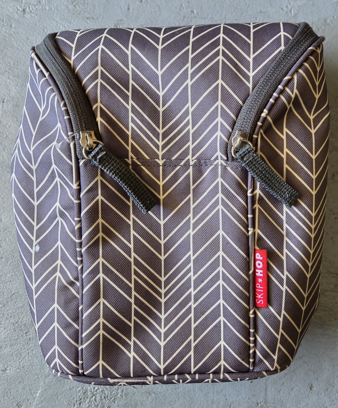 Insulated Gray Lunch Bag From Skip Hop, Medium Size
