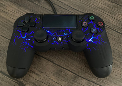 ECHTPower Wireless USB-C PS4 Gaming Controller Lichteffekte kabelgebunden in sehr gutem Zustand
