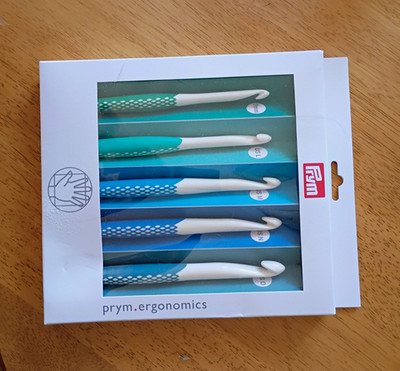 Prym Ergonomics Crochet Hook Set 5pc US 7mm, 8mm  L , 9 mm M, 10mm N, 12 mm O