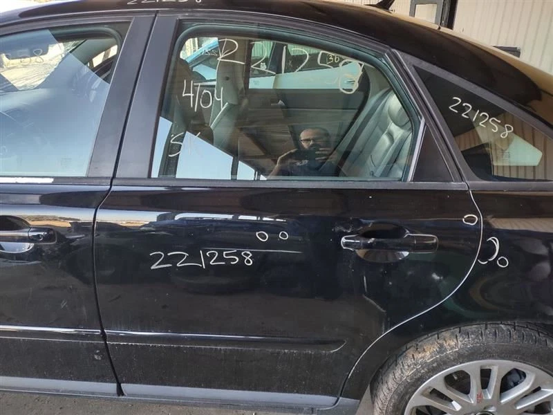 AC Condenser C70 Fits 06-13 VOLVO 70 SERIES 469898 - Image 3 of 4