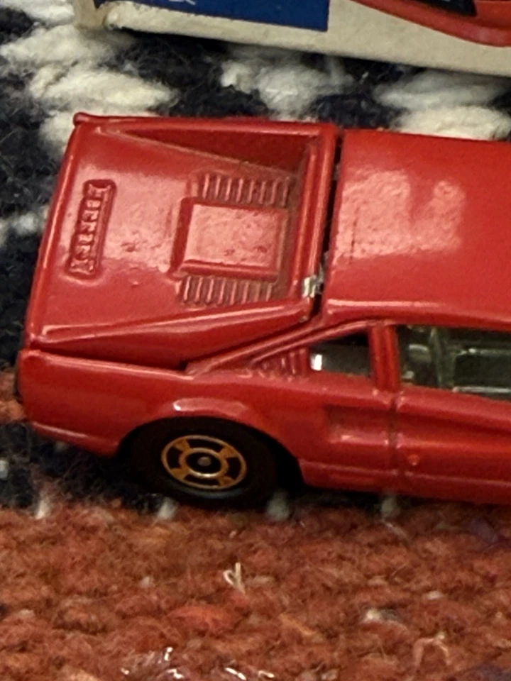 Carro vintage Tomica Ferrari 308 GTB F35 fundido fabricado no Japão 9364 - Imagem 2 de 4