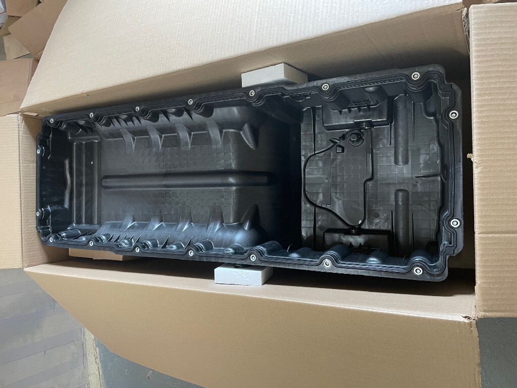 Detroit Diesel Front Sump Thermoplastic Oil Pan assembly P/N DDE 