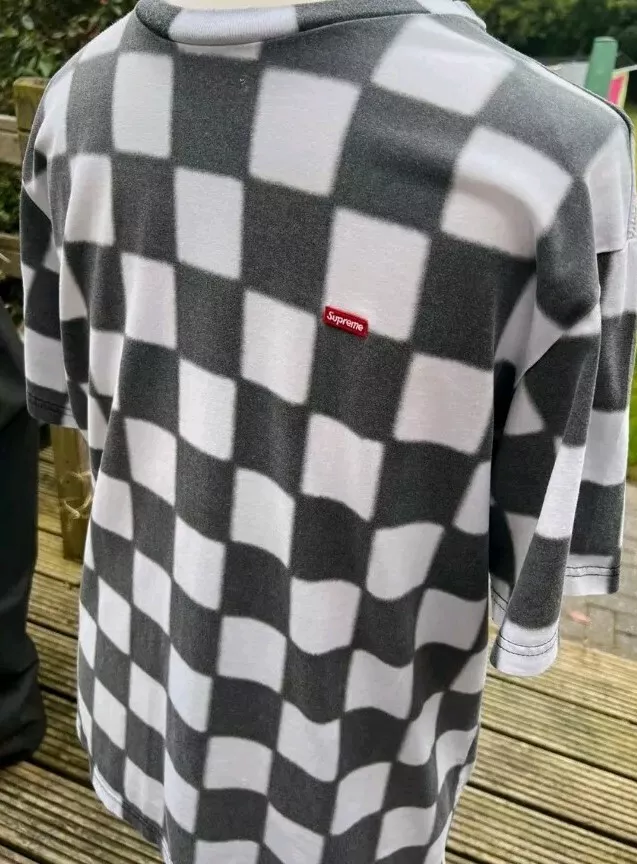 T shirt SS20 Supreme Small Box taille L grand damier noir blanc