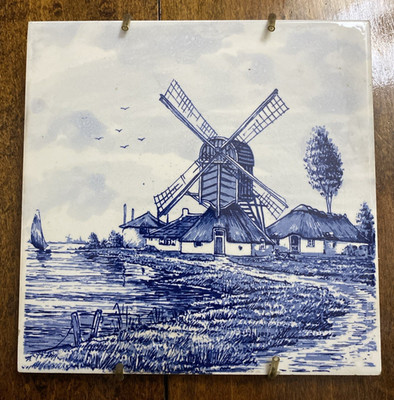 VINTAGE BLUE WHITE DELFT DUTCH TILE TRIVET  WINDMILL SPRING FRAME 50 s-60 s