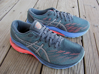 Asics Gel-Kayano 28 Lite-Show Road Running  Sneakers Women's 8