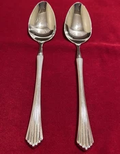 International Lyon FASCINATION   2 Dinner Spoons   18-8 Korea Stainless Flatware