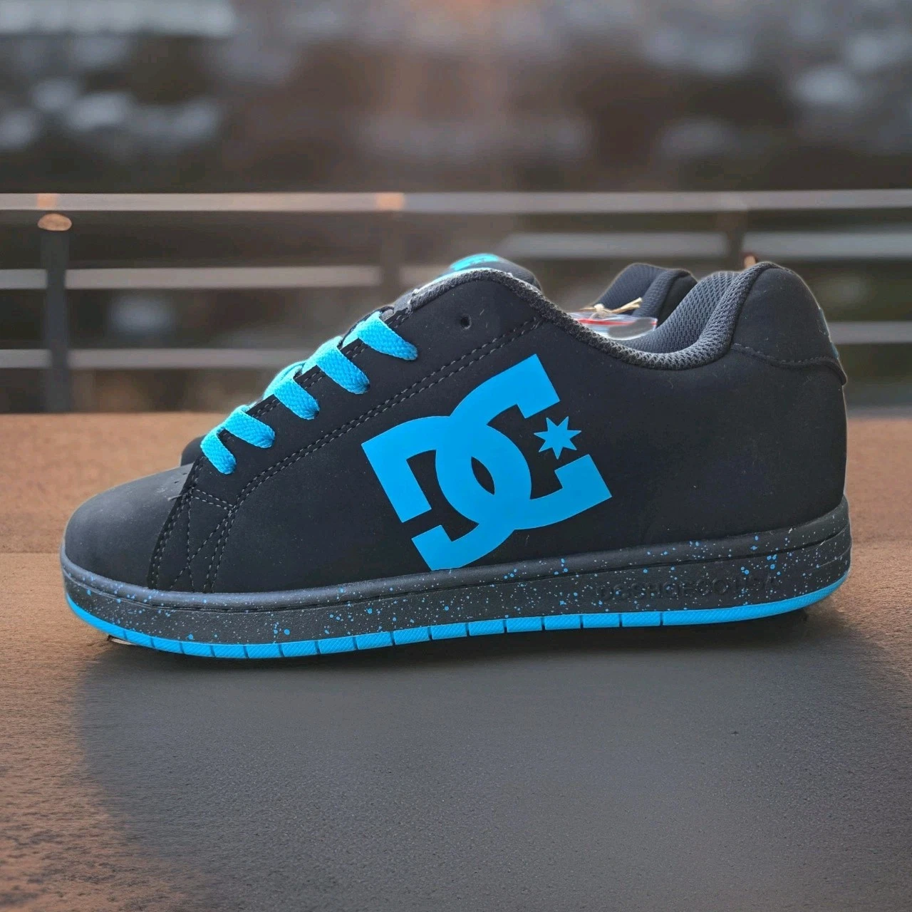 Men's DC Gaveler Casual Low Top Skate Shoes - Black/Blue
Opens in a new window or tab