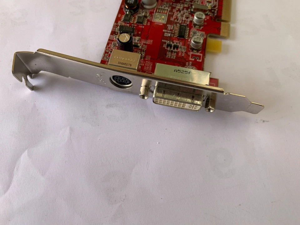 New - M5604 Dell ATi X300 DVI-TV 64MB PCI-e Video Card 109-A26000-00 (D152) - Image 4 of 4