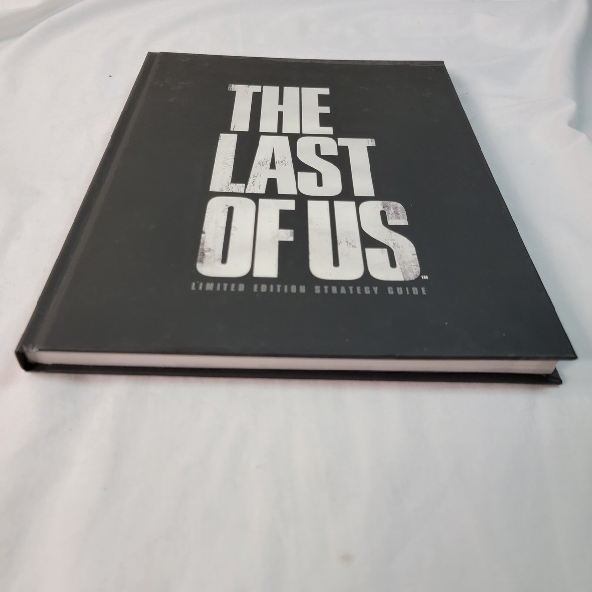 The Last of Us Limited Edition Strategy Guide Hardcover Pre Owned 