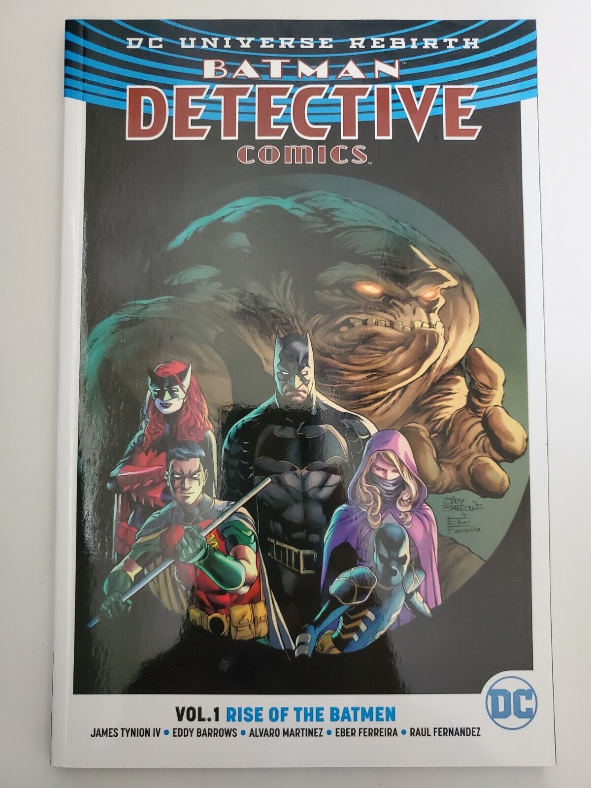 Batman Detective Comics Rise Of The Batmen Vol 1