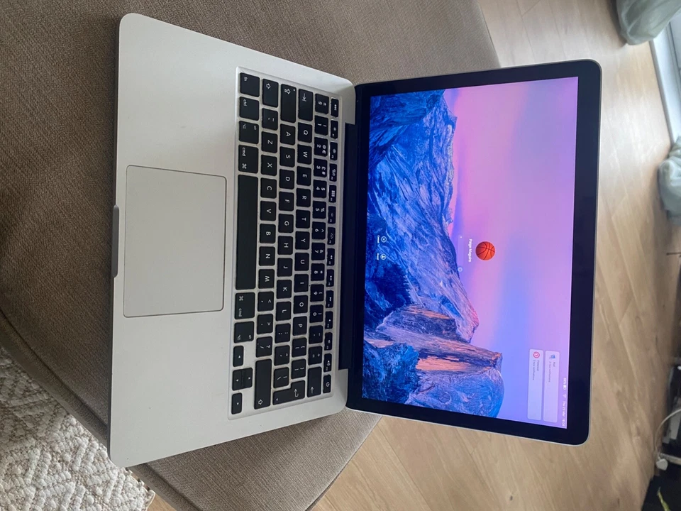 Apple MacBook Pro 13.3" (256GB SSD, Intel Core i5 5th Gen., 2.7GHz, 8GB RAM)... - Image 2 of 4