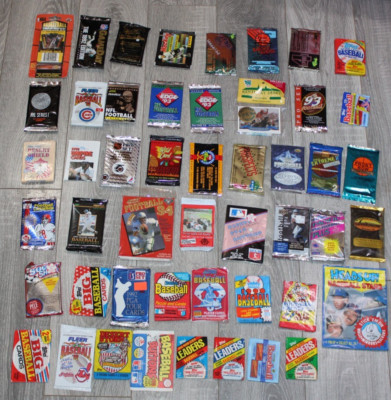 Lot of 50 Packs ( 600 Cards) Basketball Baseball Football Sealed Packs(vintage)