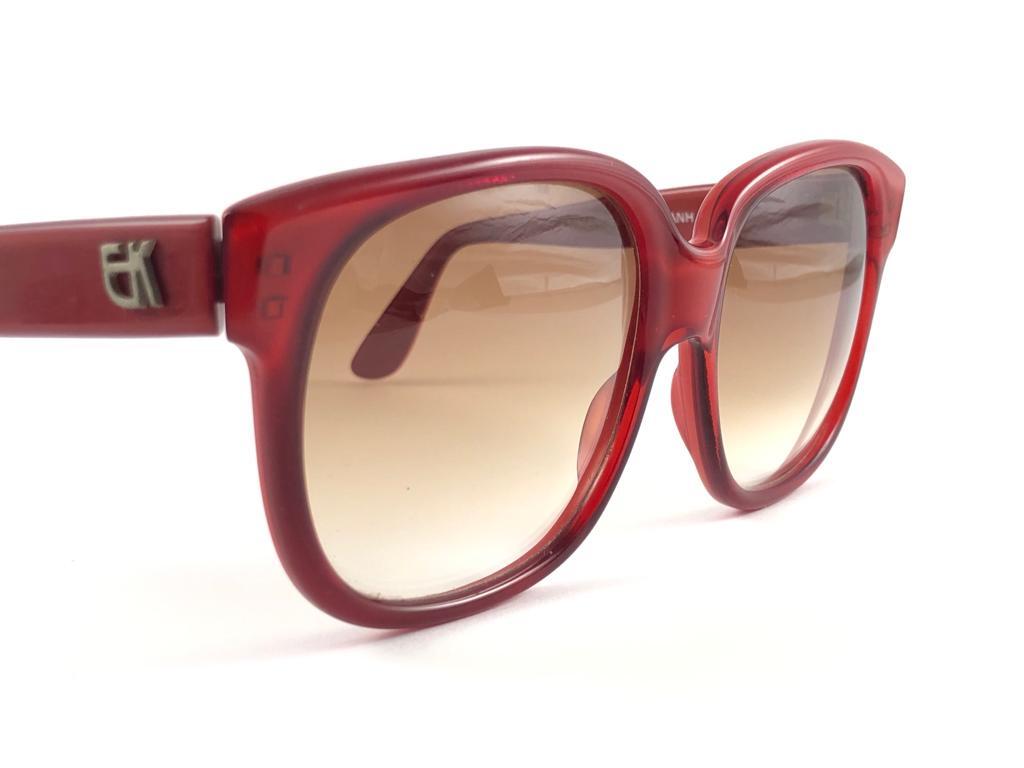 VINTAGE EMMANUELLE KHANH 8380 69 TRANSLUCENT RED FRANCE SUNGLASSES
