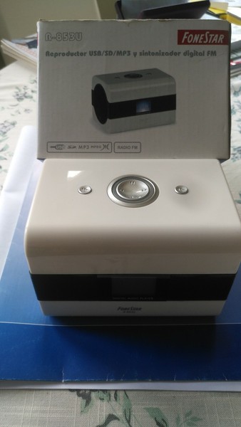 Reproductor USB/SD/MP3 con sintonizador digital FM FONESTAR R-853U