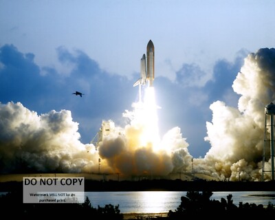 MAIDEN FLIGHT OF SPACE SHUTTLE ENDEAVOUR STS-49 LAUNCH  8X10 NASA PHOTO (CC-633)