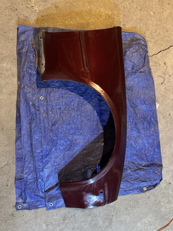 1986 -89 Nissan 300zx Passenger Side Front Fender With Moulding - Image 3 of 3