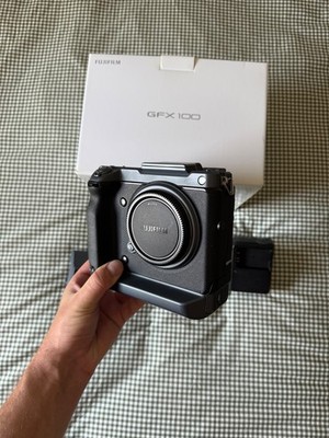 Fujifilm GFX 100 Mittelformatkamera (Nacktgehäuse) 