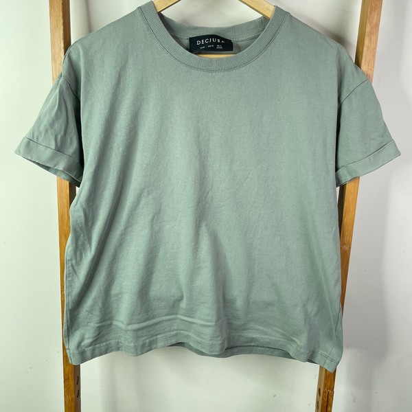 Decjuba T-Shirt Womens Sage Green Solid Boxy Oversized Crew Neck Short Sleeve
