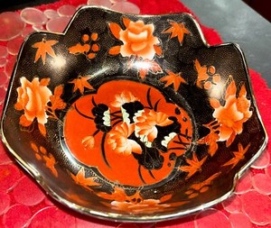 Beautiful Chinese Antique Porcelain Floral Pattern Bowl 7.5”