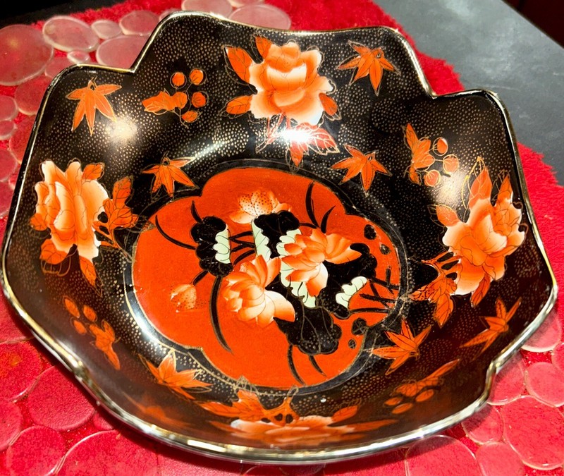 Beautiful Chinese Antique Porcelain Floral Pattern Bowl 7.5”
