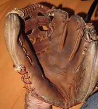 Vintage 50's Phil Rizzuto Scooter Regent Baseball Glove NY Yankees RHT