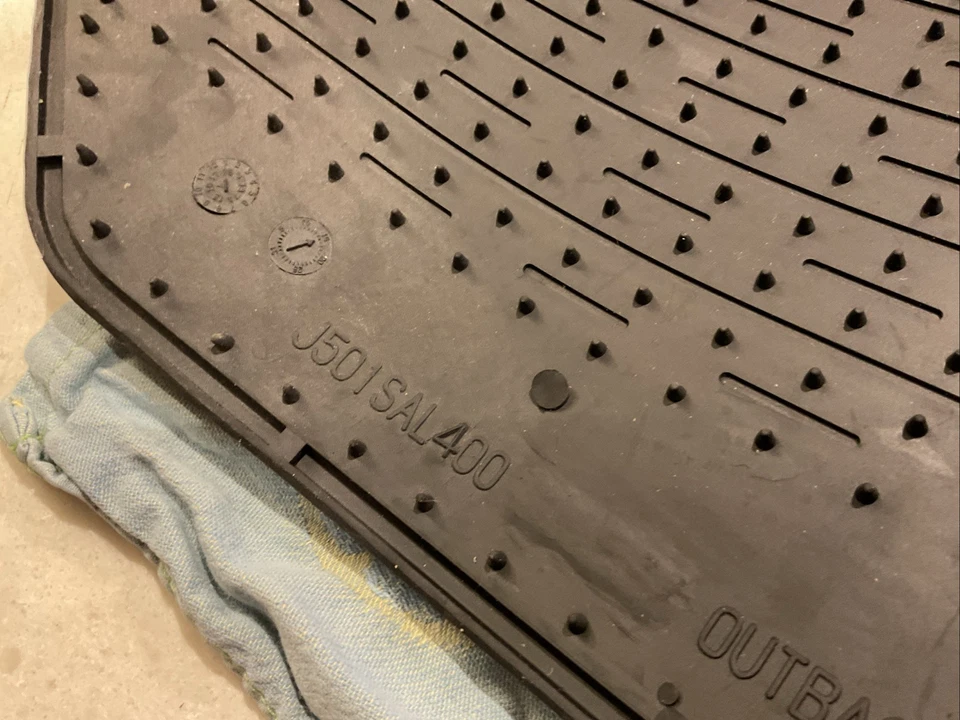 Tapetes de assoalho 2015-2018 Subaru Outback / Legacy 4 peças preto J501SAL400 Plus bandeja de carga - Imagem 4 de 4