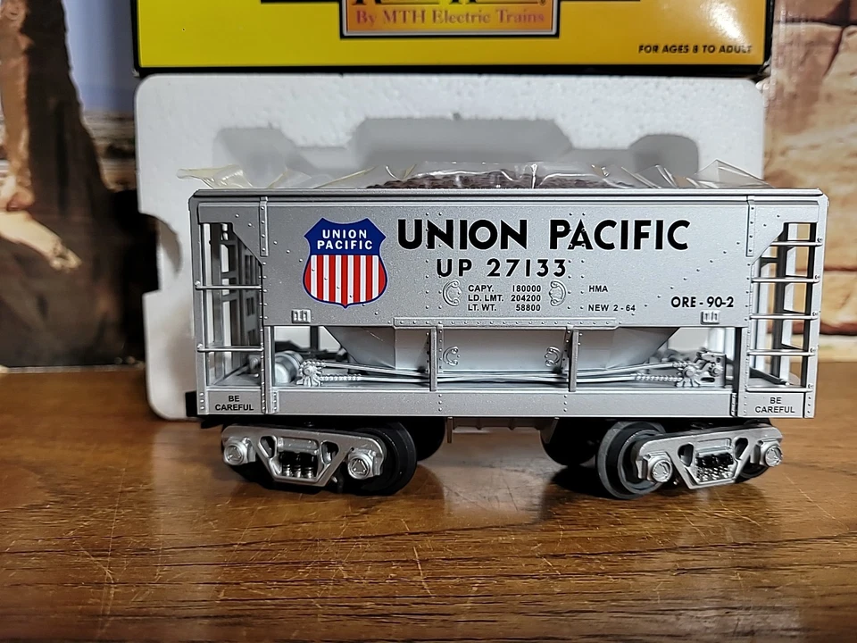 Railking O Gauge Union Pacific Ore Car W/ Ore Load - Image 2 of 4