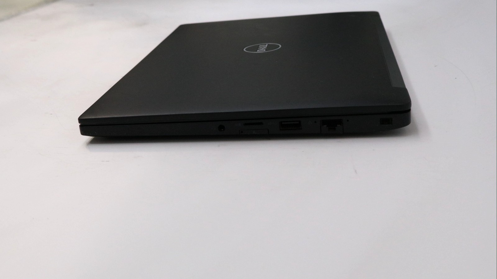 Dell Latitude 7390, 13-Inch Laptop, with INTEL(R) CORE(TM) I7-8650U CPU @ 1.90GHZ, 512GB NVMe, Windows 10 Pro