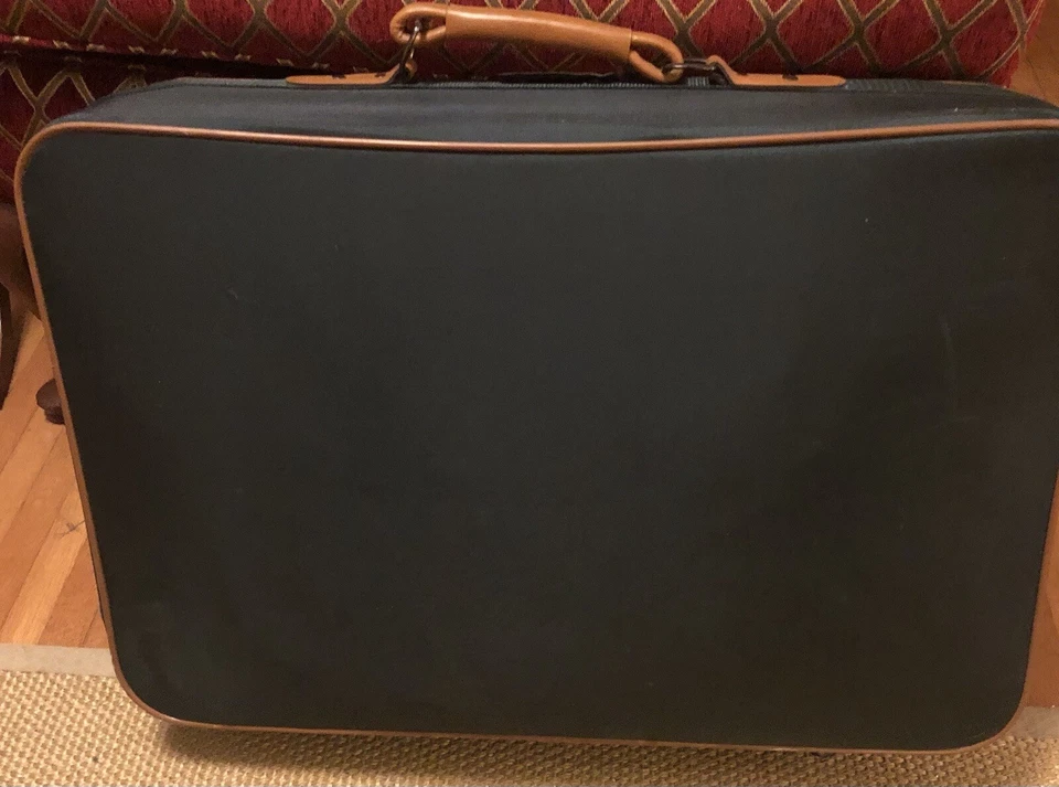 Pierre Cardin Green & Leather  Suitcase with Wheels 25x18X7  Vintage - Image 3 of 4