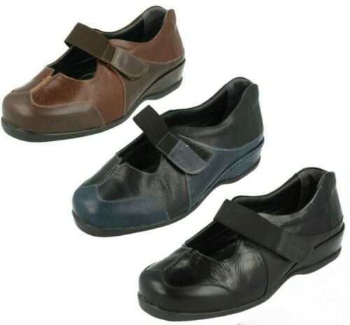 Ladies Sandpiper Leather Gusseted Riptape Shoes : Woking - Picture 1 of 28