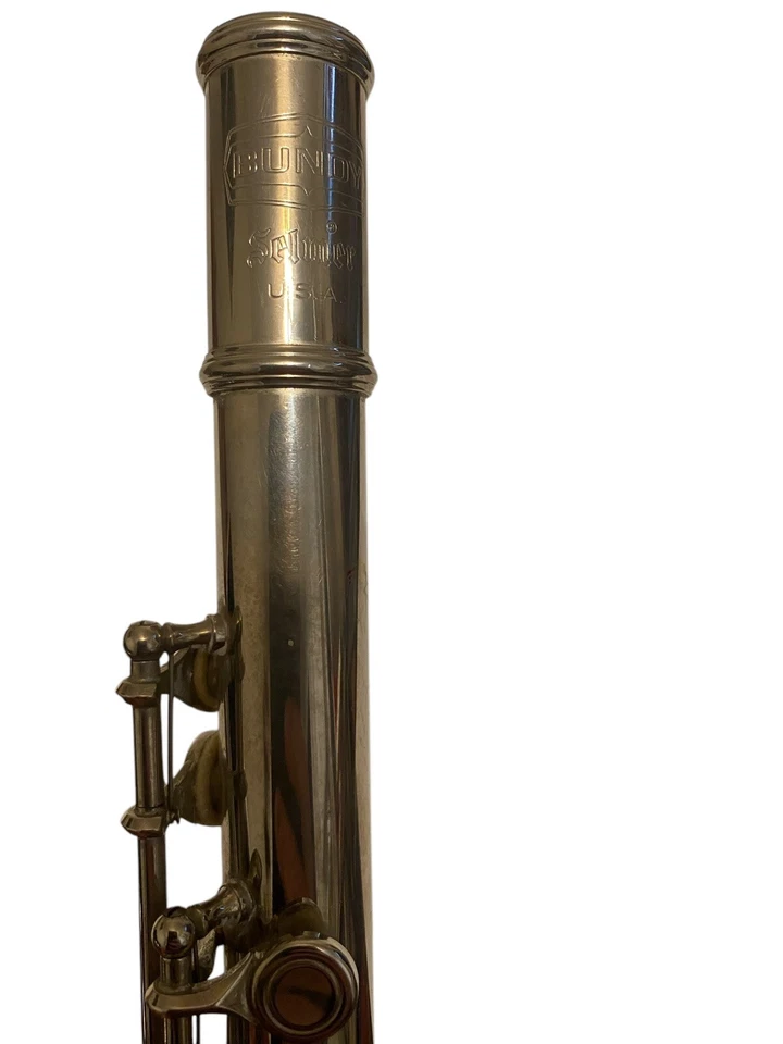 Bundy Selmer FLAUTA CON ESTUCHE RÍGIDO VERDE Forro Terciopelo Negro (Plateado) Foto 4 de 4