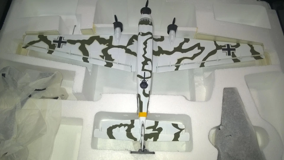 Corgi JU-52/3  WWII German  Transport  Plane  Eastern Front 1941  1/72   AA36904 - Image 2 of 4