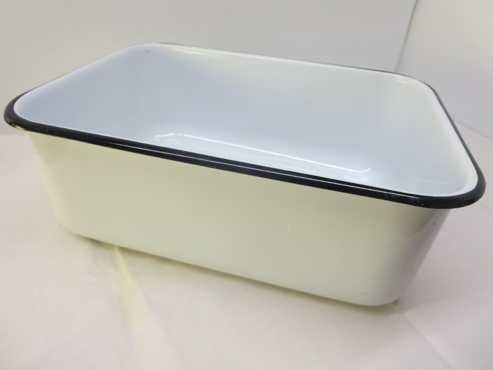 Vintage Vollrath White Black Trim Enamel Ware Large Refrigerator Pan