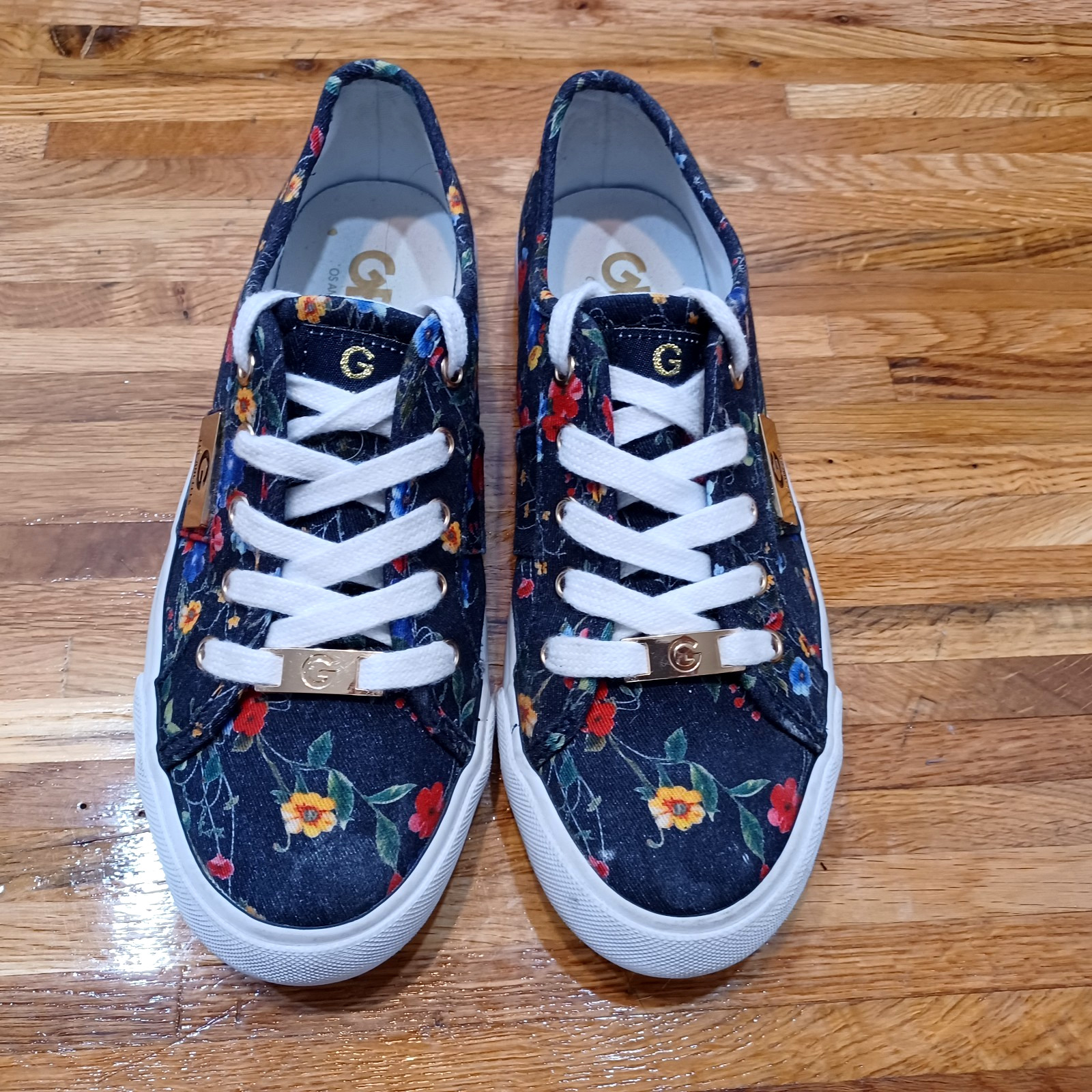 G by Guess GBG Los Angeles Backer Women's Size 6.5 Navy/Floral Shoes