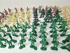    Vintage Plastic Toy Soldiers Figures   Green, Pink  Khaki   Lot of 112