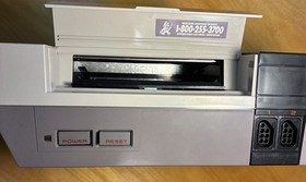 Nintendo NES Console With Cables 2 Controllers Model NES-001  SuperMario Zapper