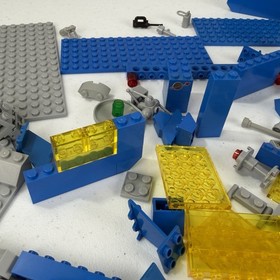 Vintage LEGO 493 Space Command Center 1978 Classic Space Parts Lot 4 Minifigs
